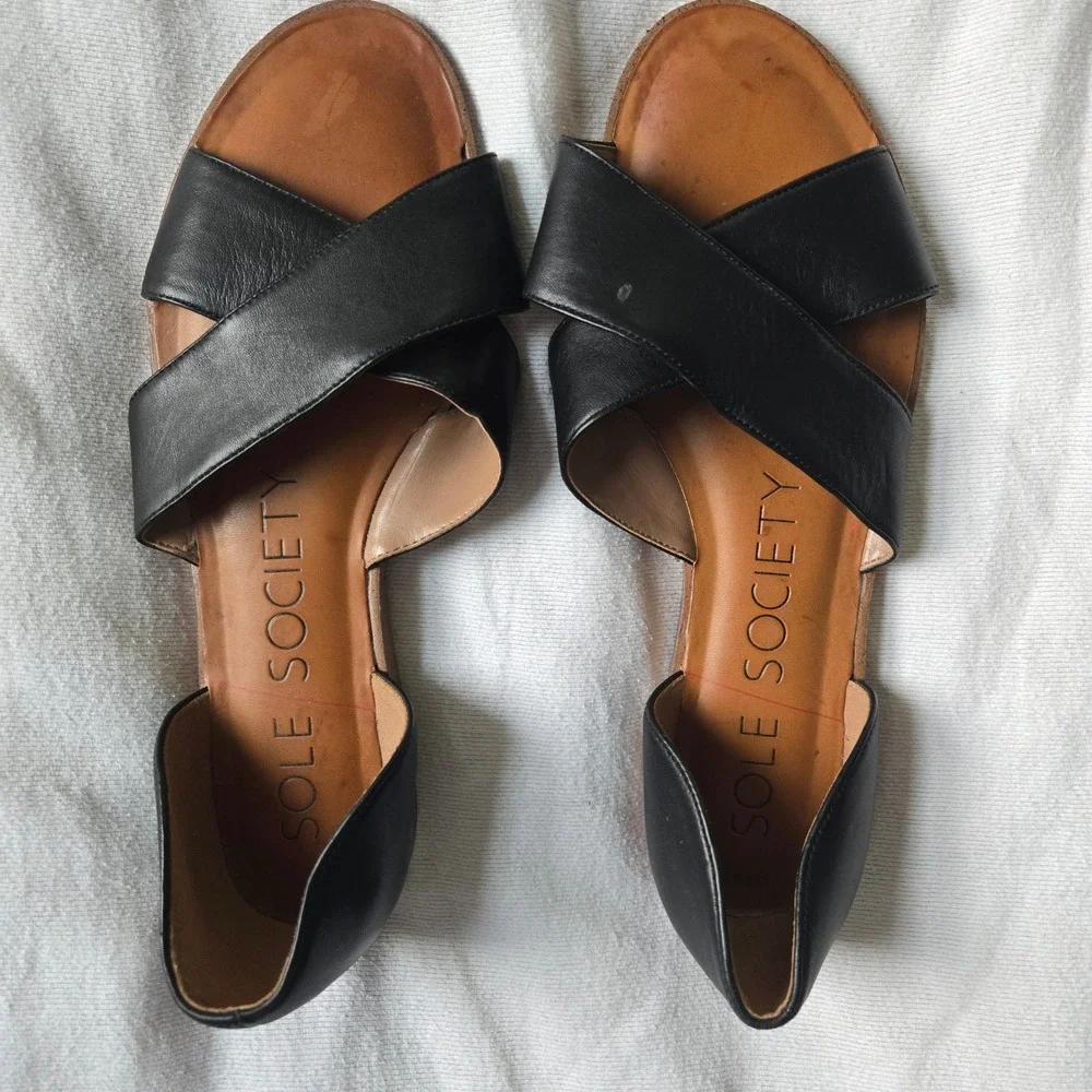 Sole Society SO-CLORIA Black Leather Criss Cross d'Orsay Flat Sandals Size 8M 39